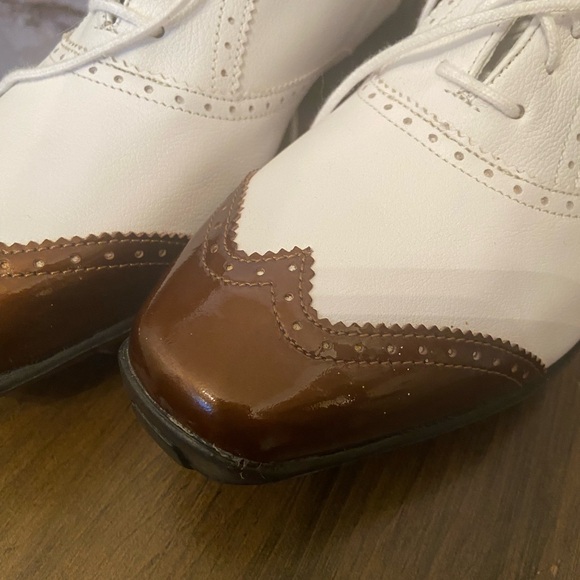 FootJoy Brown Patent Square Toe Gold Shoes NEW - Picture 3 of 6